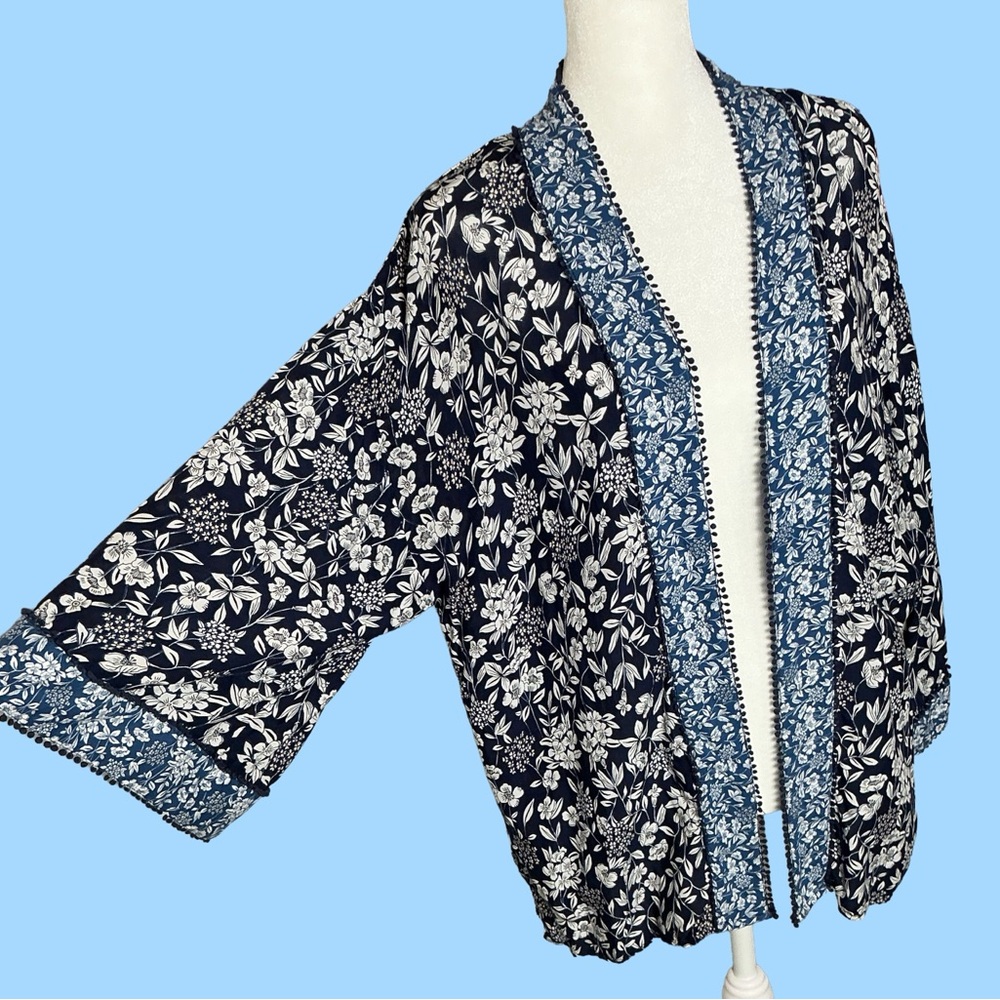 Westport Blue and White Floral Top - Picture 2 of 5